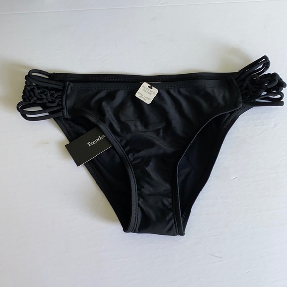 🆕 Black Bikini Bottoms…Cool side design NWT!!! - Picture 2 of 10